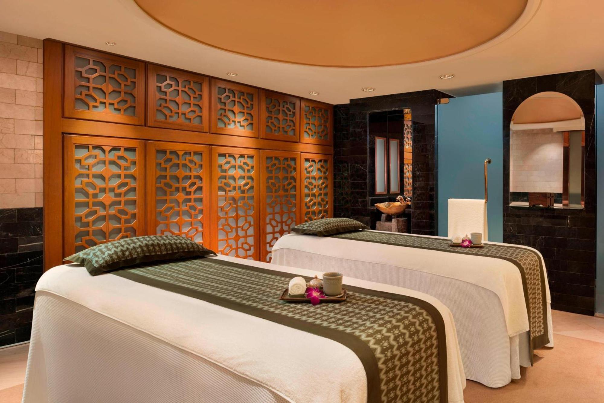 Sheraton Grande Sukhumvit, A Luxury Collection Hotel, Bangkok Zewnętrze zdjęcie A spa at the Taj Mahal Palace, Mumbai, India