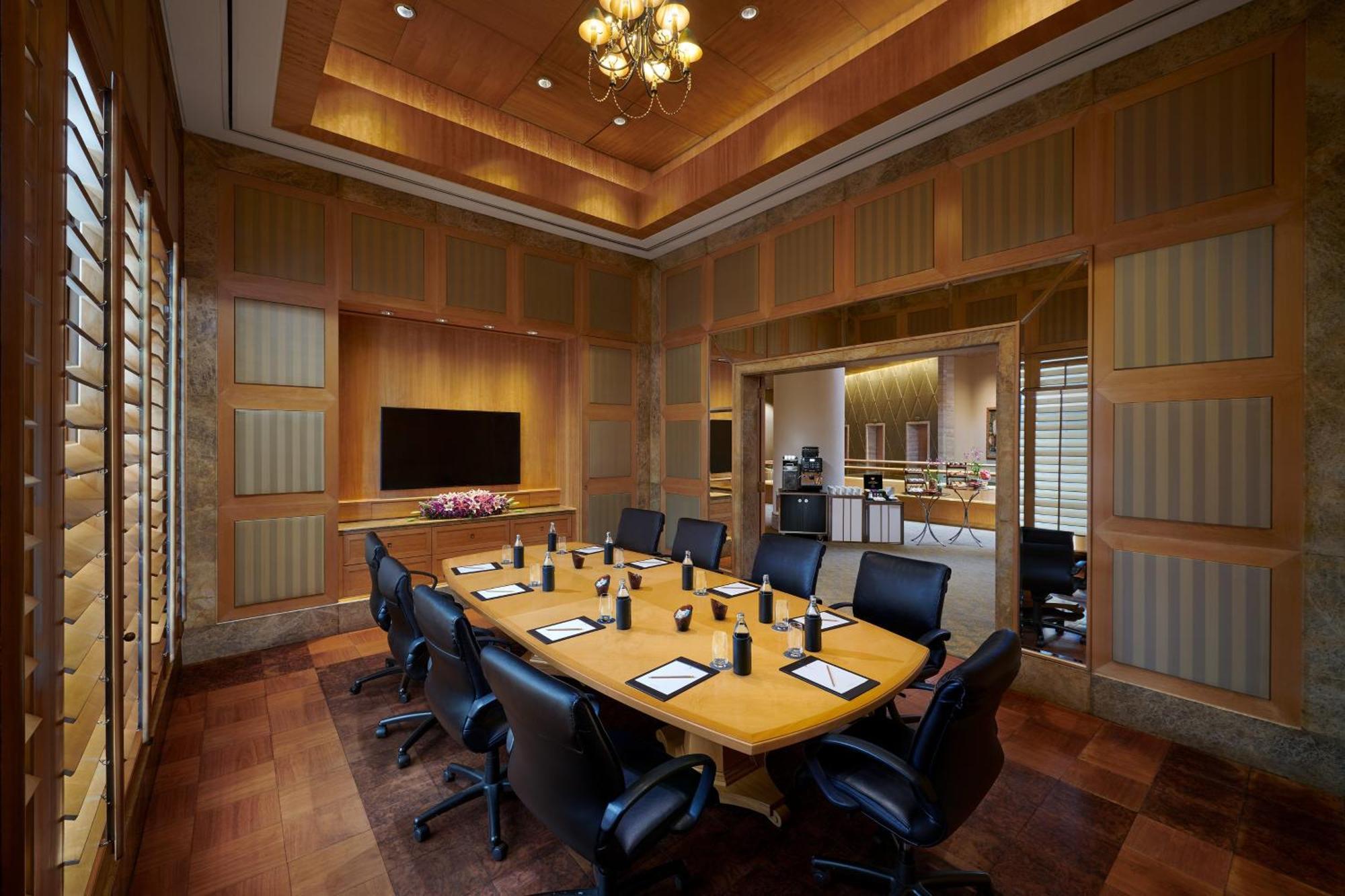 Sheraton Grande Sukhumvit, A Luxury Collection Hotel, Bangkok Zewnętrze zdjęcie Meeting room at the Westin Mumbai