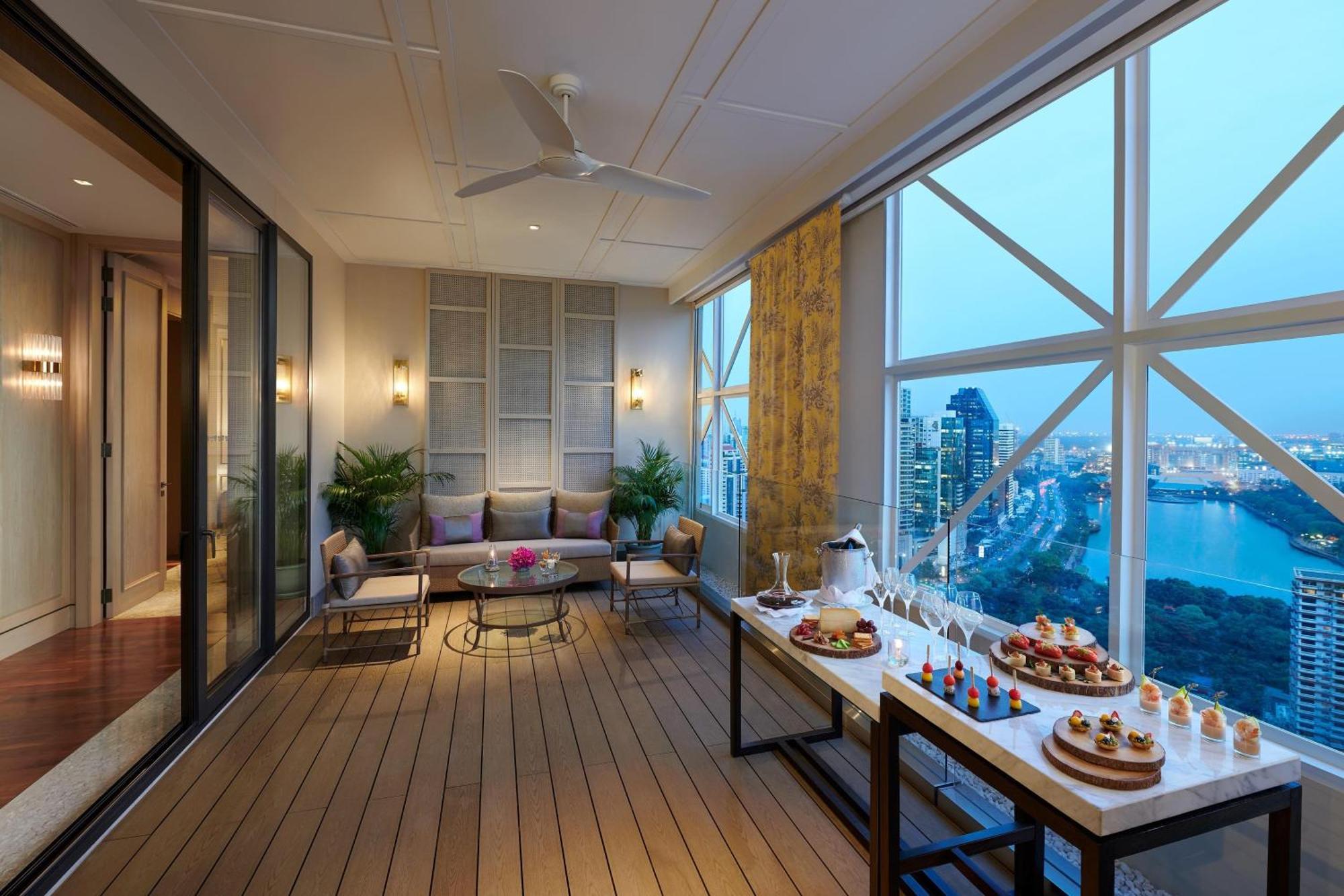 Sheraton Grande Sukhumvit, A Luxury Collection Hotel, Bangkok Zewnętrze zdjęcie The Riverfront Terrace