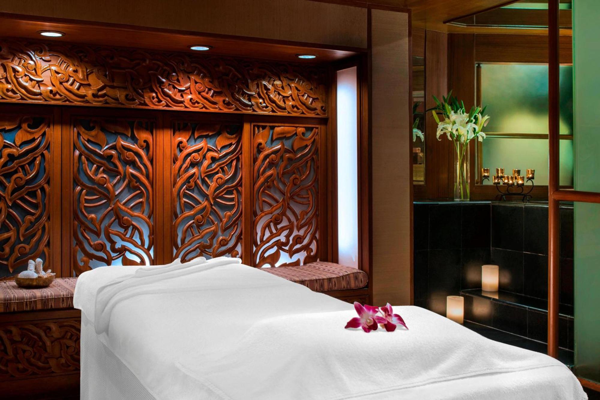 Sheraton Grande Sukhumvit, A Luxury Collection Hotel, Bangkok Zewnętrze zdjęcie A treatment room at the Four Seasons Spa