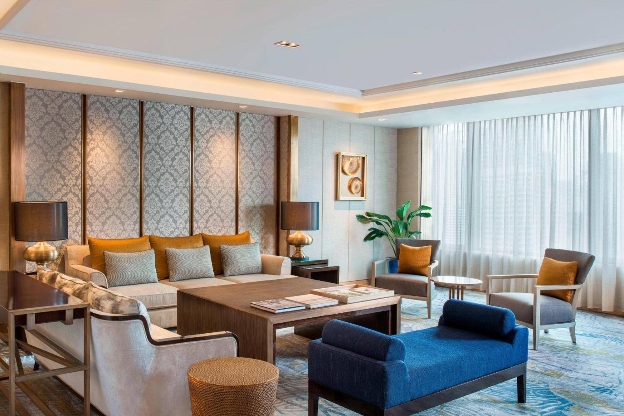 Sheraton Grande Sukhumvit, A Luxury Collection Hotel, Bangkok Zewnętrze zdjęcie A living room at the hotel