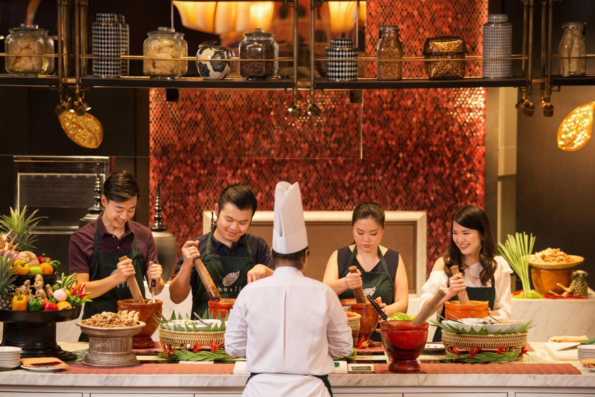 Sheraton Grande Sukhumvit, A Luxury Collection Hotel, Bangkok Zewnętrze zdjęcie Thai cuisine